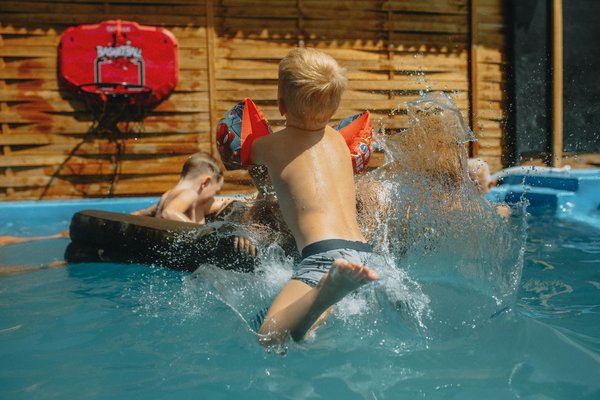 Sustainable pool water disposal: navigating uk environmental guidelines effectively